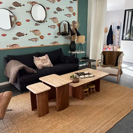 Le Vivier, Elegante Maison Familiale Avec